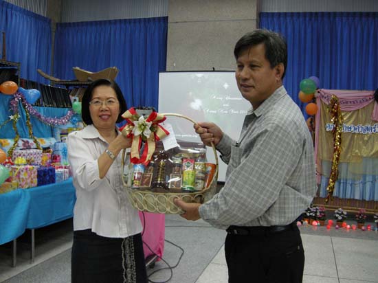 งานเลี้ยงสวัสดีปีใหม่ คณะศึกษาศาสตร์ ปี 2554 ภาพที่ 18