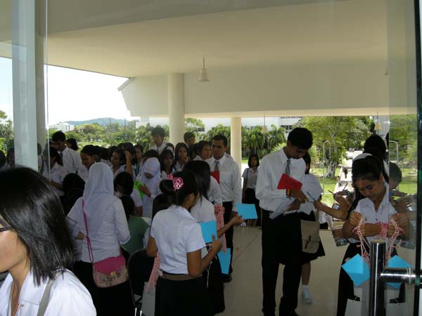 ปฐมนิเทศนิสิตระดับปริญญาตรี ปีการศึกษา 2554 ภาพที่ 8