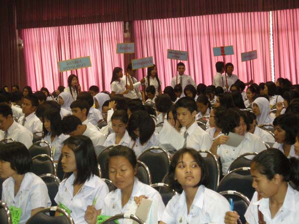 ปฐมนิเทศนิสิตระดับปริญญาตรี ปีการศึกษา 2554 ภาพที่ 10