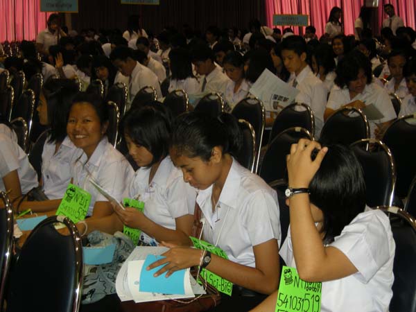 ปฐมนิเทศนิสิตระดับปริญญาตรี ปีการศึกษา 2554 ภาพที่ 11