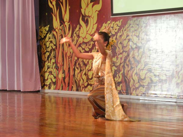 ปฐมนิเทศนิสิตระดับปริญญาตรี ปีการศึกษา 2554 ภาพที่ 45