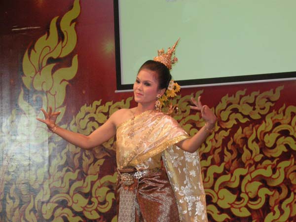 ปฐมนิเทศนิสิตระดับปริญญาตรี ปีการศึกษา 2554 ภาพที่ 47