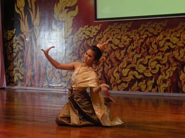 ปฐมนิเทศนิสิตระดับปริญญาตรี ปีการศึกษา 2554 ภาพที่ 48