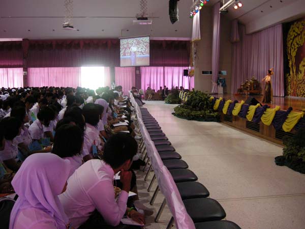 ปฐมนิเทศนิสิตระดับปริญญาตรี ปีการศึกษา 2554 ภาพที่ 51