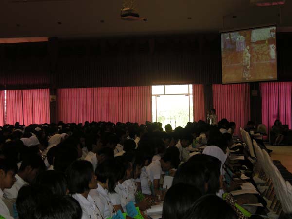 ปฐมนิเทศนิสิตระดับปริญญาตรี ปีการศึกษา 2554 ภาพที่ 53
