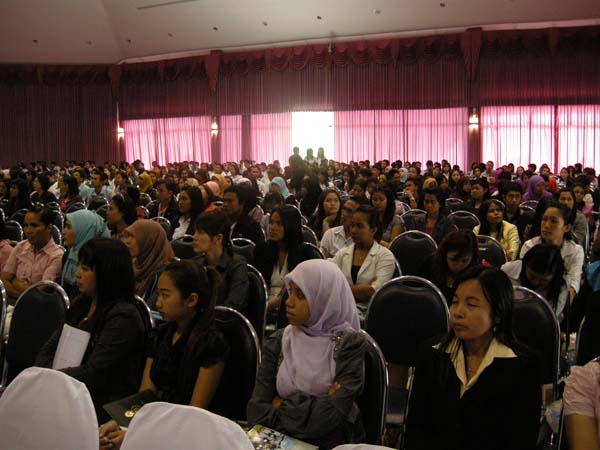 ปฐมนิเทศนิสิตระดับปริญญาโท ปีการศึกษา 2554 ภาพที่ 10