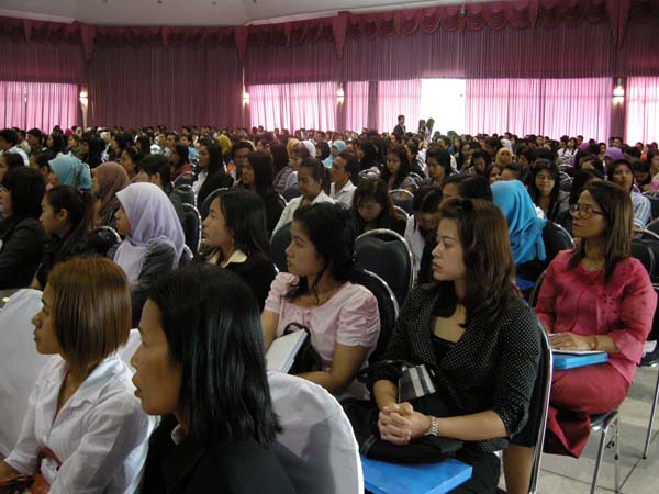 ปฐมนิเทศนิสิตระดับปริญญาโท ปีการศึกษา 2554 ภาพที่ 12