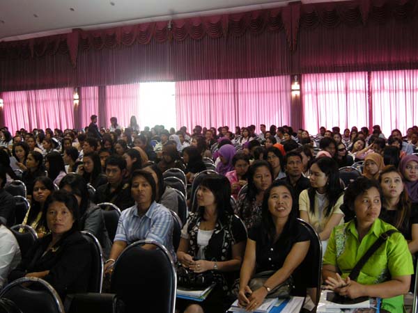 ปฐมนิเทศนิสิตระดับปริญญาโท ปีการศึกษา 2554 ภาพที่ 13