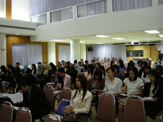 ปฐมนิเทศนิสิตระดับบัณฑิตศึกษา ภาคเรียนที่ 1 ปีการศึกษา 2554 ภาพที่ 11