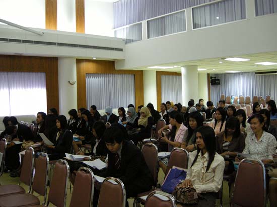 ปฐมนิเทศนิสิตระดับบัณฑิตศึกษา ภาคเรียนที่ 1 ปีการศึกษา 2554 ภาพที่ 12