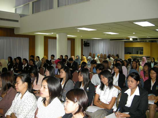 ปฐมนิเทศนิสิตระดับบัณฑิตศึกษา ภาคเรียนที่ 1 ปีการศึกษา 2554 ภาพที่ 18