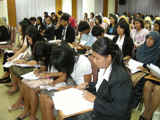 ปฐมนิเทศนิสิตระดับบัณฑิตศึกษา ภาคเรียนที่ 1 ปีการศึกษา 2554 ภาพที่ 25