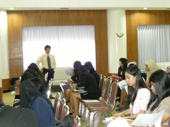ปฐมนิเทศนิสิตระดับบัณฑิตศึกษา ภาคเรียนที่ 1 ปีการศึกษา 2554 ภาพที่ 26