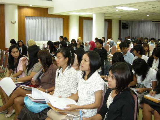 ปฐมนิเทศนิสิตระดับบัณฑิตศึกษา ภาคเรียนที่ 1 ปีการศึกษา 2554 ภาพที่ 27