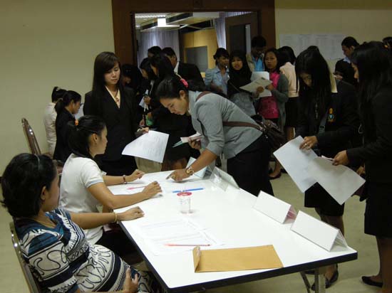 ปฐมนิเทศนิสิตระดับบัณฑิตศึกษา ภาคเรียนที่ 1 ปีการศึกษา 2554 ภาพที่ 36