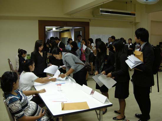 ปฐมนิเทศนิสิตระดับบัณฑิตศึกษา ภาคเรียนที่ 1 ปีการศึกษา 2554 ภาพที่ 37