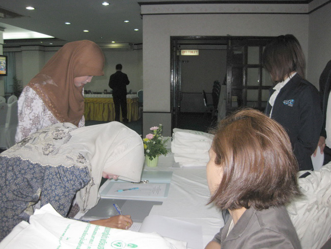 โครงการ ฝึกอบรมครูโรงเรียนเอกชน สอนศาสนาอิสลาม"ความเป็นครูมืออาชีพในการจัดการเรียนรู้ในสังคมพหุวัฒนธรรม" วันที่ 19 - 23 กันยนยน 2554 ภาพที่ 2