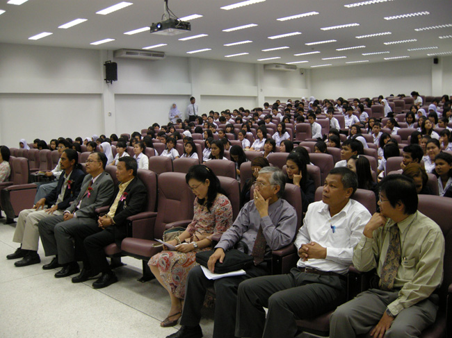 โครงการศึกษารำลึกเพื่อเป็นเกียรติแก่ผู้เกษียณอายุราชการประจำปี 2554 ในวันที่ 21 กันยายน 2554 ภาพที่ 24