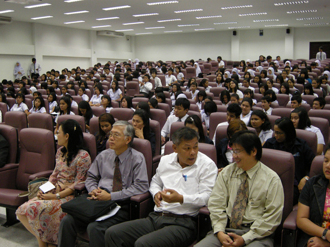 โครงการศึกษารำลึกเพื่อเป็นเกียรติแก่ผู้เกษียณอายุราชการประจำปี 2554 ในวันที่ 21 กันยายน 2554 ภาพที่ 29