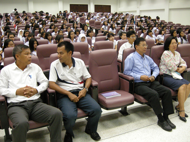 โครงการศึกษารำลึกเพื่อเป็นเกียรติแก่ผู้เกษียณอายุราชการประจำปี 2554 ในวันที่ 21 กันยายน 2554 ภาพที่ 47