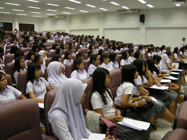 โครงการศึกษารำลึกเพื่อเป็นเกียรติแก่ผู้เกษียณอายุราชการประจำปี 2554 ในวันที่ 21 กันยายน 2554 ภาพที่ 48