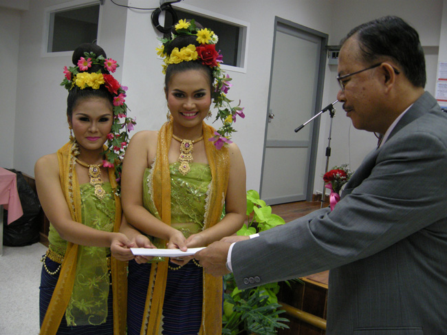 โครงการศึกษารำลึกเพื่อเป็นเกียรติแก่ผู้เกษียณอายุราชการประจำปี 2554 ในวันที่ 21 กันยายน 2554 ภาพที่ 54