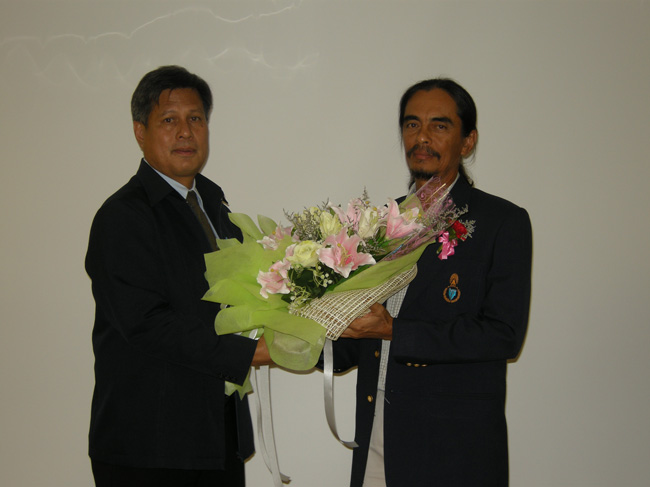 โครงการศึกษารำลึกเพื่อเป็นเกียรติแก่ผู้เกษียณอายุราชการประจำปี 2554 ในวันที่ 21 กันยายน 2554 ภาพที่ 92