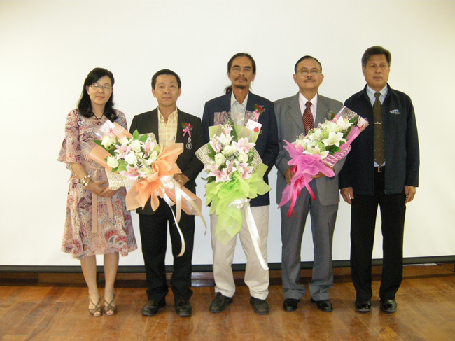 โครงการศึกษารำลึกเพื่อเป็นเกียรติแก่ผู้เกษียณอายุราชการประจำปี 2554 ในวันที่ 21 กันยายน 2554 ภาพที่ 95