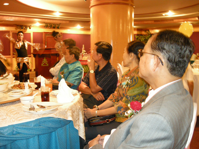 โครงการศึกษารำลึกเพื่อเป็นเกียรติแก่ผู้เกษียณอายุราชการประจำปี 2554 ในวันที่ 21 กันยายน 2554 ภาพที่ 211