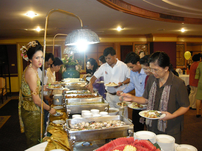 โครงการศึกษารำลึกเพื่อเป็นเกียรติแก่ผู้เกษียณอายุราชการประจำปี 2554 ในวันที่ 21 กันยายน 2554 ภาพที่ 226
