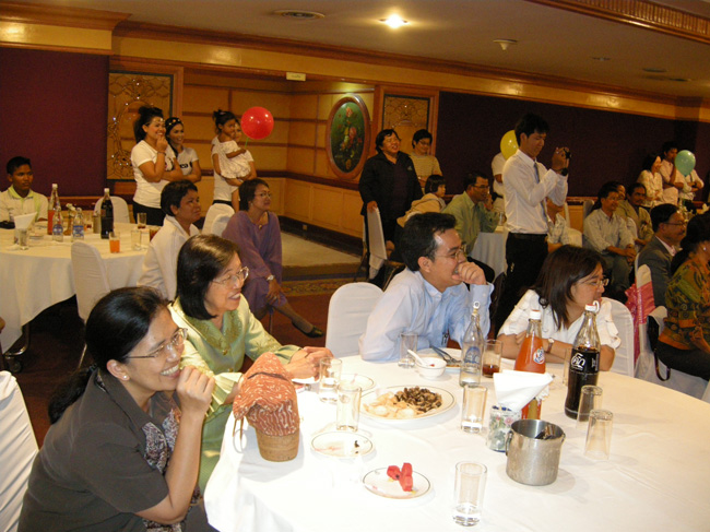 โครงการศึกษารำลึกเพื่อเป็นเกียรติแก่ผู้เกษียณอายุราชการประจำปี 2554 ในวันที่ 21 กันยายน 2554 ภาพที่ 336