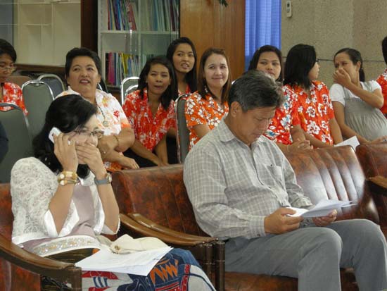 กิจกรรมสืบสานประเพณีสงกรานต์ คณะศึกษาศาสตร์ ปี 2554 ภาพที่ 4
