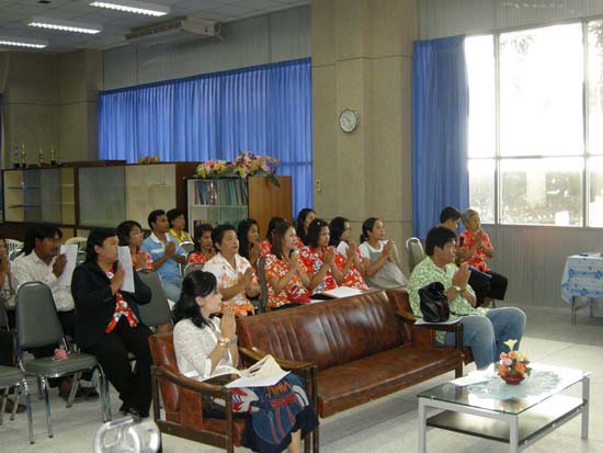 กิจกรรมสืบสานประเพณีสงกรานต์ คณะศึกษาศาสตร์ ปี 2554 ภาพที่ 12
