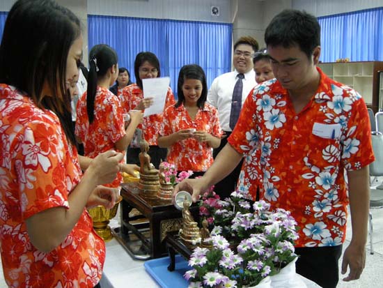 กิจกรรมสืบสานประเพณีสงกรานต์ คณะศึกษาศาสตร์ ปี 2554 ภาพที่ 52