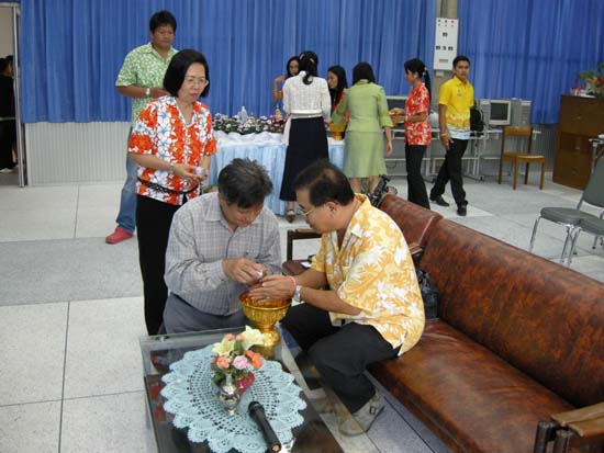กิจกรรมสืบสานประเพณีสงกรานต์ คณะศึกษาศาสตร์ ปี 2554 ภาพที่ 80
