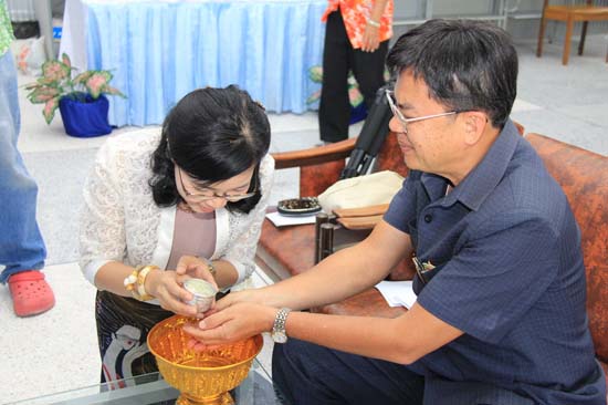 กิจกรรมสืบสานประเพณีสงกรานต์ คณะศึกษาศาสตร์ ปี 2554 ภาพที่ 111