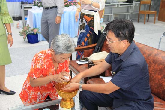 กิจกรรมสืบสานประเพณีสงกรานต์ คณะศึกษาศาสตร์ ปี 2554 ภาพที่ 113