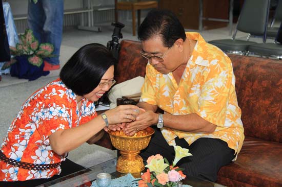 กิจกรรมสืบสานประเพณีสงกรานต์ คณะศึกษาศาสตร์ ปี 2554 ภาพที่ 116