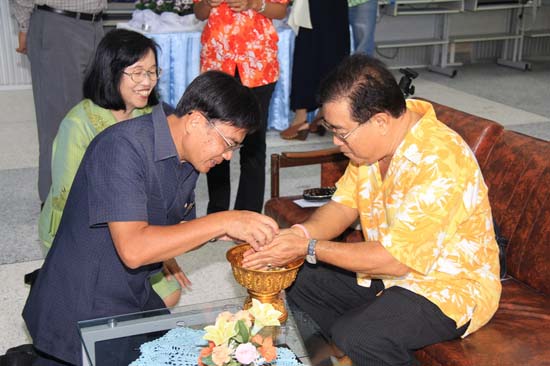 กิจกรรมสืบสานประเพณีสงกรานต์ คณะศึกษาศาสตร์ ปี 2554 ภาพที่ 119