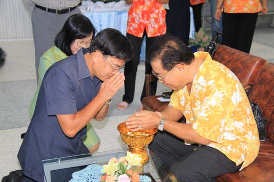กิจกรรมสืบสานประเพณีสงกรานต์ คณะศึกษาศาสตร์ ปี 2554 ภาพที่ 121
