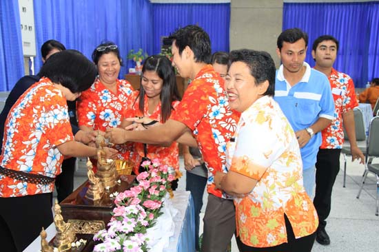 กิจกรรมสืบสานประเพณีสงกรานต์ คณะศึกษาศาสตร์ ปี 2554 ภาพที่ 125