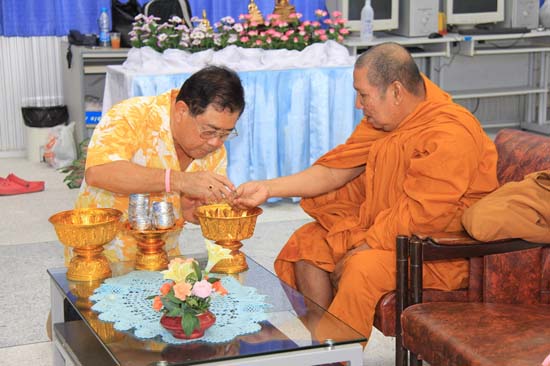 กิจกรรมสืบสานประเพณีสงกรานต์ คณะศึกษาศาสตร์ ปี 2554 ภาพที่ 140
