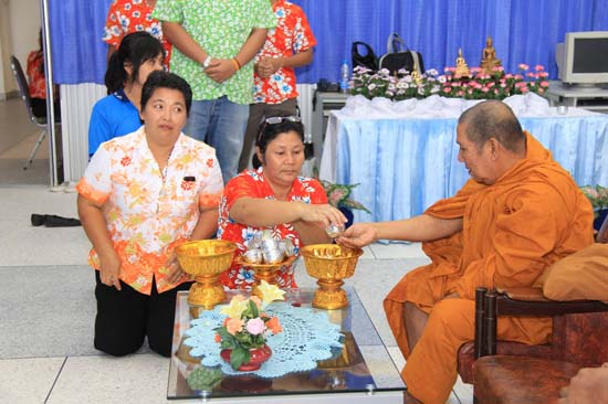 กิจกรรมสืบสานประเพณีสงกรานต์ คณะศึกษาศาสตร์ ปี 2554 ภาพที่ 144