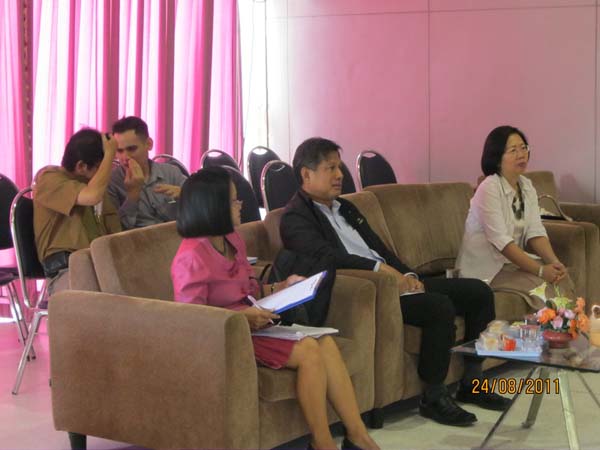 ปฐมนิเทศและเตรียมความพร้อมนิสิตฝึกปฏิบัติการสอน ภาคเรียนที่ 1 ปีการศึกษา 2554 ภาพที่ 30