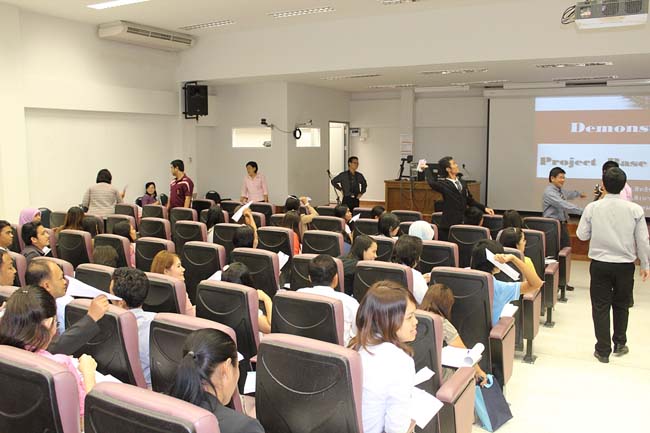 โครงการยกระดับครูทั้งระบบ รุ่นที่ 1 สพม.13 ระหว่างวันที่ 17-19 พฤษภาคม 2556 โดยคณะศึกษาศาสตร์ มหาวิทยาลัยทักษิณ ภาพที่ 40