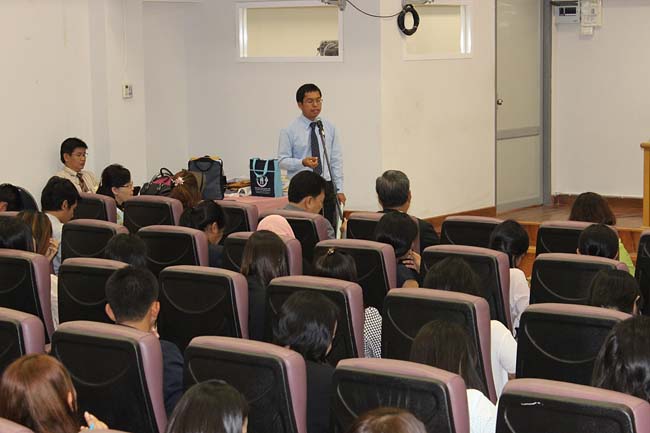 โครงการยกระดับครูทั้งระบบ รุ่นที่ 1 สพม.13 ระหว่างวันที่ 17-19 พฤษภาคม 2556 โดยคณะศึกษาศาสตร์ มหาวิทยาลัยทักษิณ ภาพที่ 162