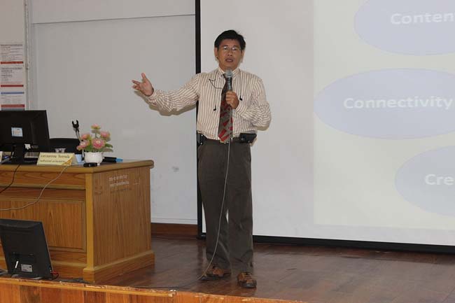 โครงการยกระดับครูทั้งระบบ รุ่นที่ 1 สพม.13 ระหว่างวันที่ 17-19 พฤษภาคม 2556 โดยคณะศึกษาศาสตร์ มหาวิทยาลัยทักษิณ ภาพที่ 187