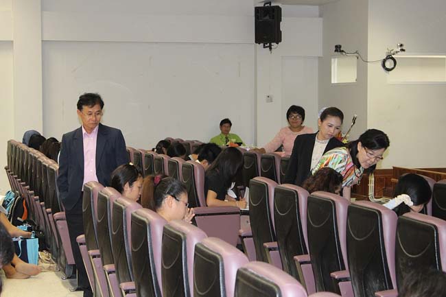 โครงการยกระดับครูทั้งระบบ รุ่นที่ 1 สพม.13 ระหว่างวันที่ 17-19 พฤษภาคม 2556 โดยคณะศึกษาศาสตร์ มหาวิทยาลัยทักษิณ ภาพที่ 278