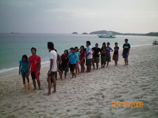 กิจกรรมกีฬาชายหาดสัมพันธ์ คณะศึกษาศาสตร์ ณ เกาะอาดัง ภาพที่ 9