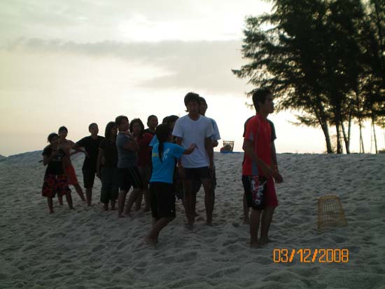 กิจกรรมกีฬาชายหาดสัมพันธ์ คณะศึกษาศาสตร์ ณ เกาะอาดัง ภาพที่ 18